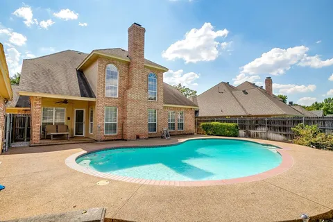 $525,000 | 2801 Pomponessett Drive, Arlington, TX 76001