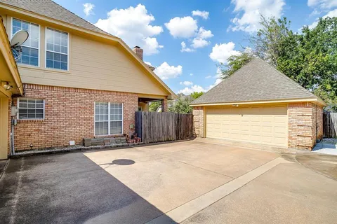 $525,000 | 2801 Pomponessett Drive, Arlington, TX 76001