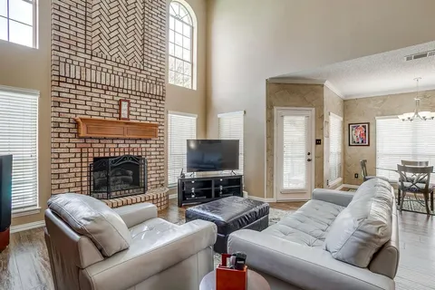 $525,000 | 2801 Pomponessett Drive, Arlington, TX 76001