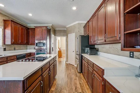 $525,000 | 2801 Pomponessett Drive, Arlington, TX 76001