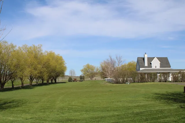 $879,950 | 821 Old Sr 26, Lacrosse, WA 99143