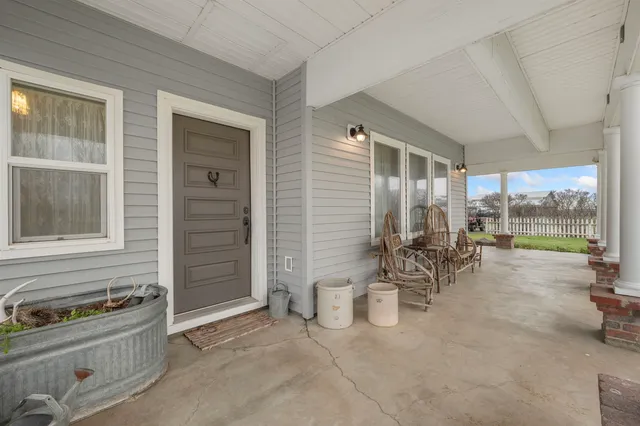 $879,950 | 821 Old Sr 26, Lacrosse, WA 99143