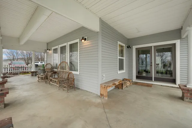 $879,950 | 821 Old Sr 26, Lacrosse, WA 99143