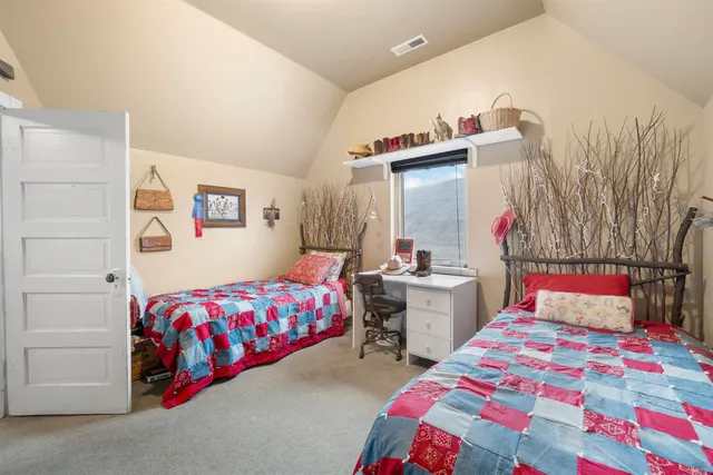 $879,950 | 821 Old Sr 26, Lacrosse, WA 99143