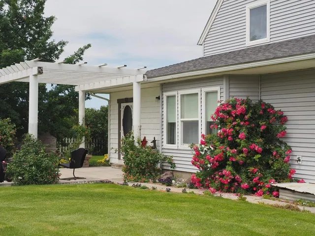 $879,950 | 821 Old Sr 26, Lacrosse, WA 99143