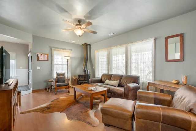 $879,950 | 821 Old Sr 26, Lacrosse, WA 99143