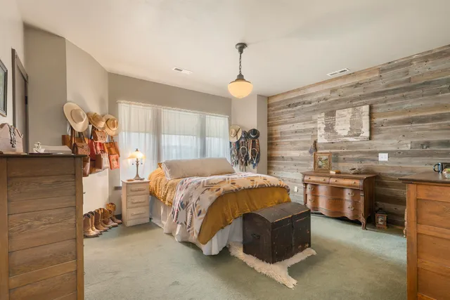 $879,950 | 821 Old Sr 26, Lacrosse, WA 99143