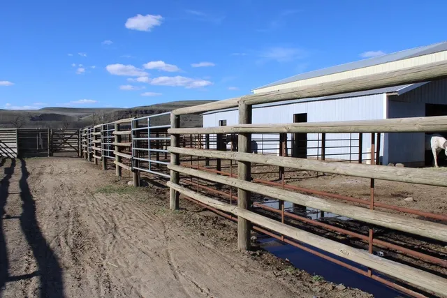 $879,950 | 821 Old Sr 26, Lacrosse, WA 99143