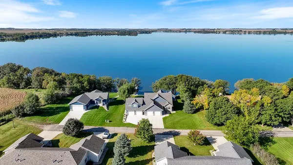 $699,000 | 112 Sunrise Street, Hendricks, MN 56136