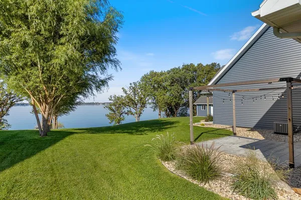 $699,000 | 112 Sunrise Street, Hendricks, MN 56136