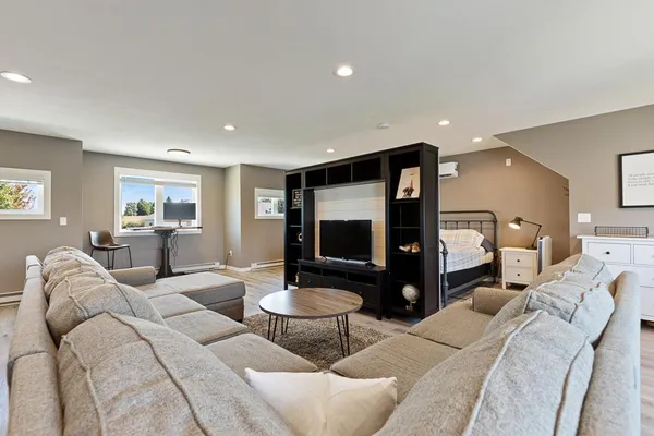 $699,000 | 112 Sunrise Street, Hendricks, MN 56136