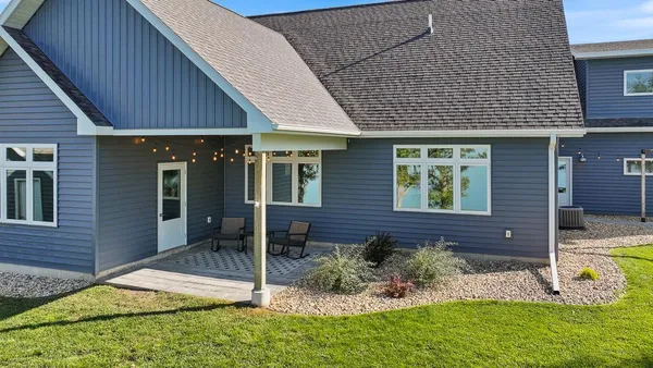 $699,000 | 112 Sunrise Street, Hendricks, MN 56136