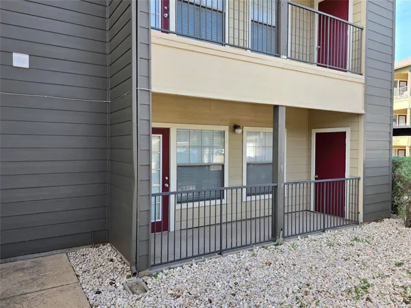 $1,200 | 2320 Gracy Farms Lane, Unit 916, Austin, TX 78758