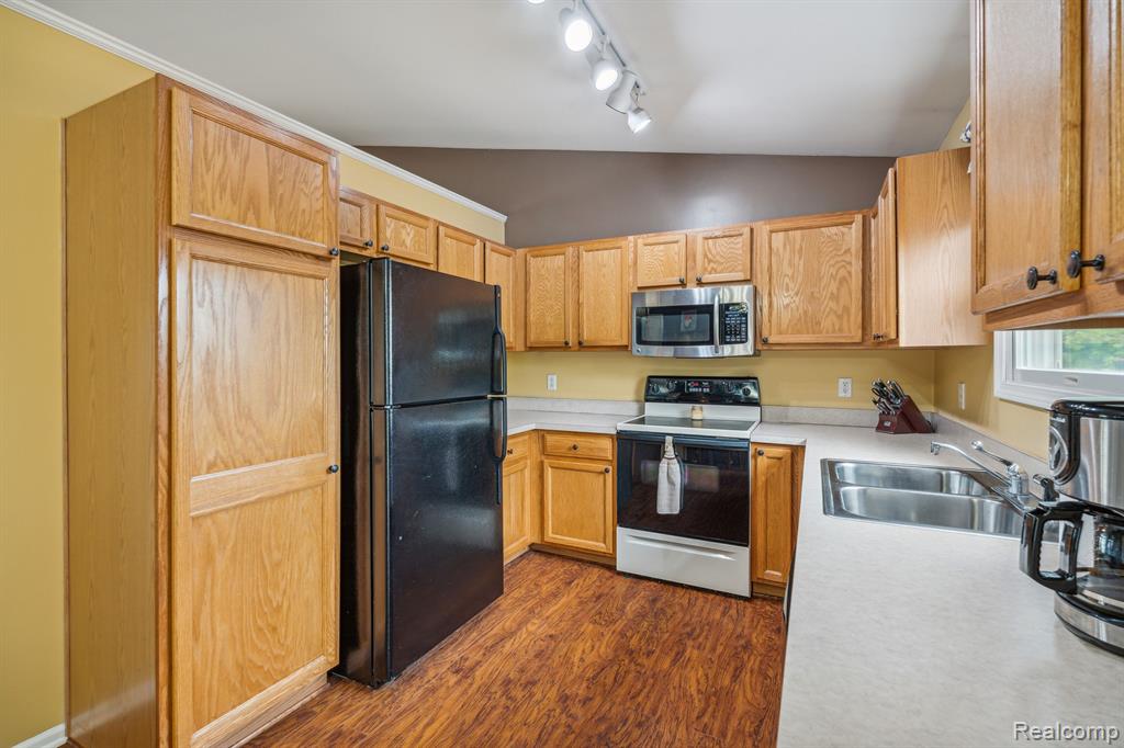 1378 Baldwin Road Grand Blanc, MI 48439 - Photo 14 of 34