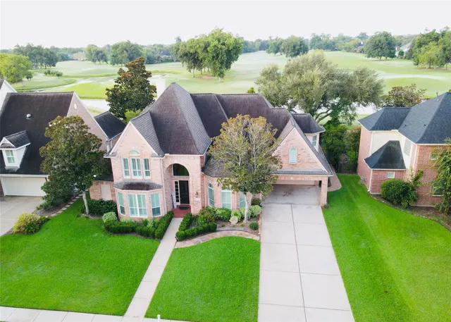 $635,000 | 2215 Shade Crest Drive, Richmond, TX 77406