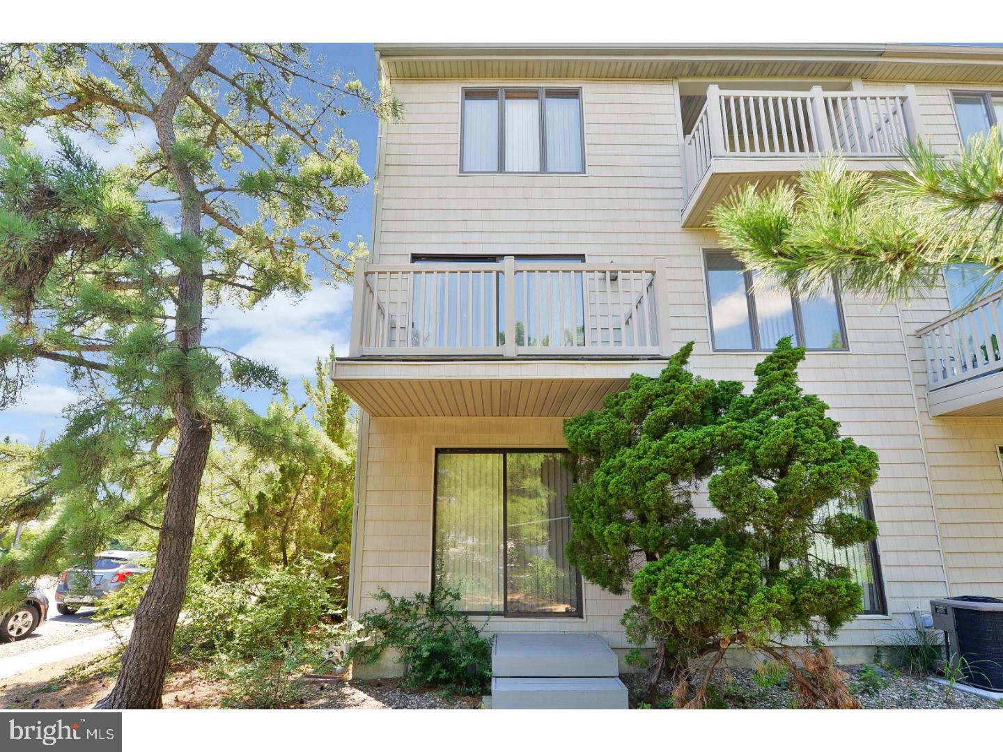 25 Surfside Road Brigantine, NJ 08203 - Photo 3 of 25 Gallery Image 3