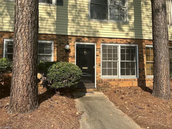 $720,000 | 2810 Carriage Drive, Unit D, Winston-Salem, NC 27106