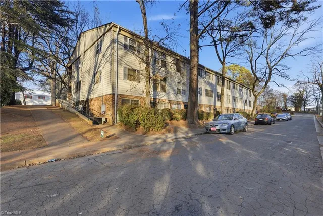 $720,000 | 2810 Carriage Drive, Unit D, Winston-Salem, NC 27106