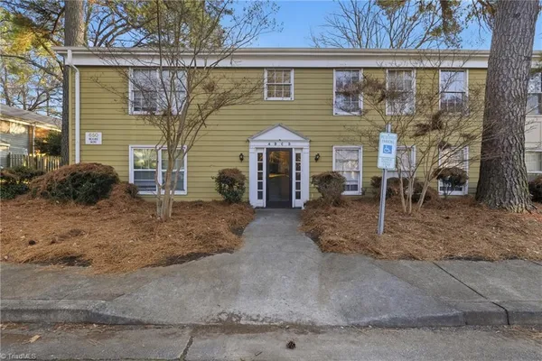 $720,000 | 2810 Carriage Drive, Unit D, Winston-Salem, NC 27106