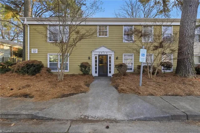 $720,000 | 2810 Carriage Drive, Unit D, Winston-Salem, NC 27106