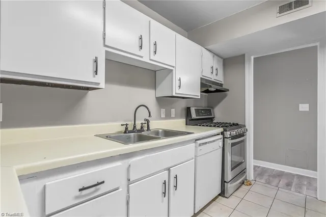 $720,000 | 2810 Carriage Drive, Unit D, Winston-Salem, NC 27106