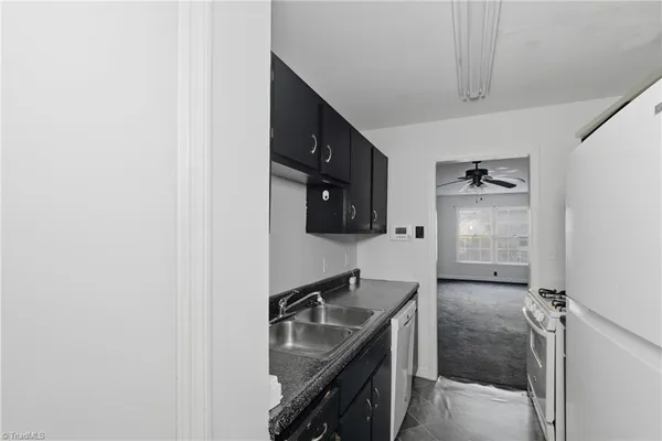 $720,000 | 2810 Carriage Drive, Unit D, Winston-Salem, NC 27106