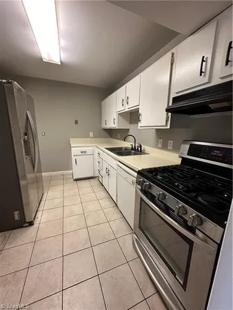 $720,000 | 2810 Carriage Drive, Unit D, Winston-Salem, NC 27106