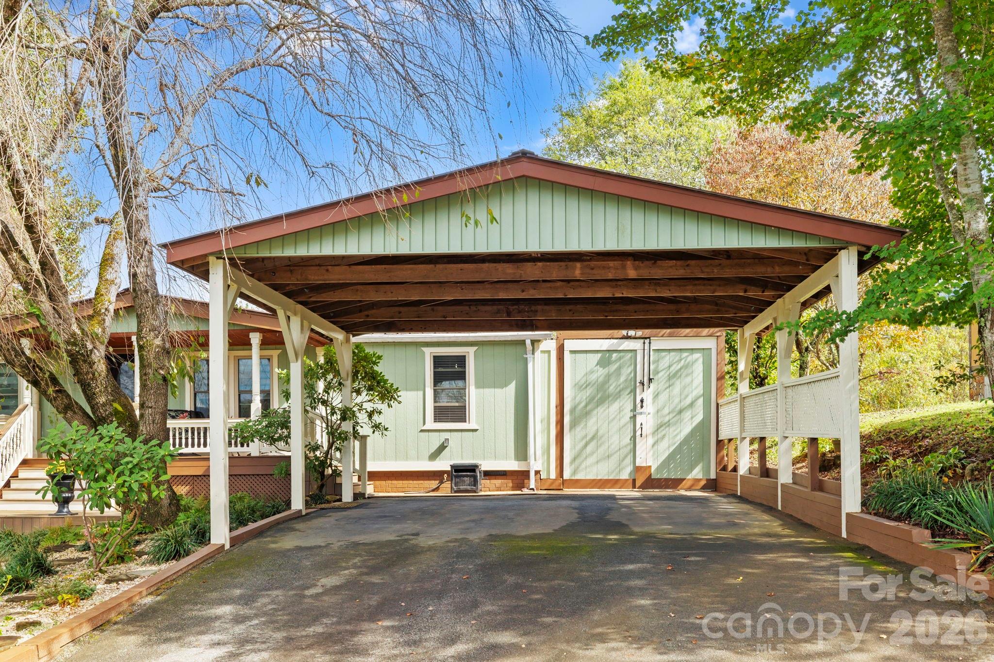 12 Timbers Edge Lane Fairview, NC 28730 - Photo 2 of 37