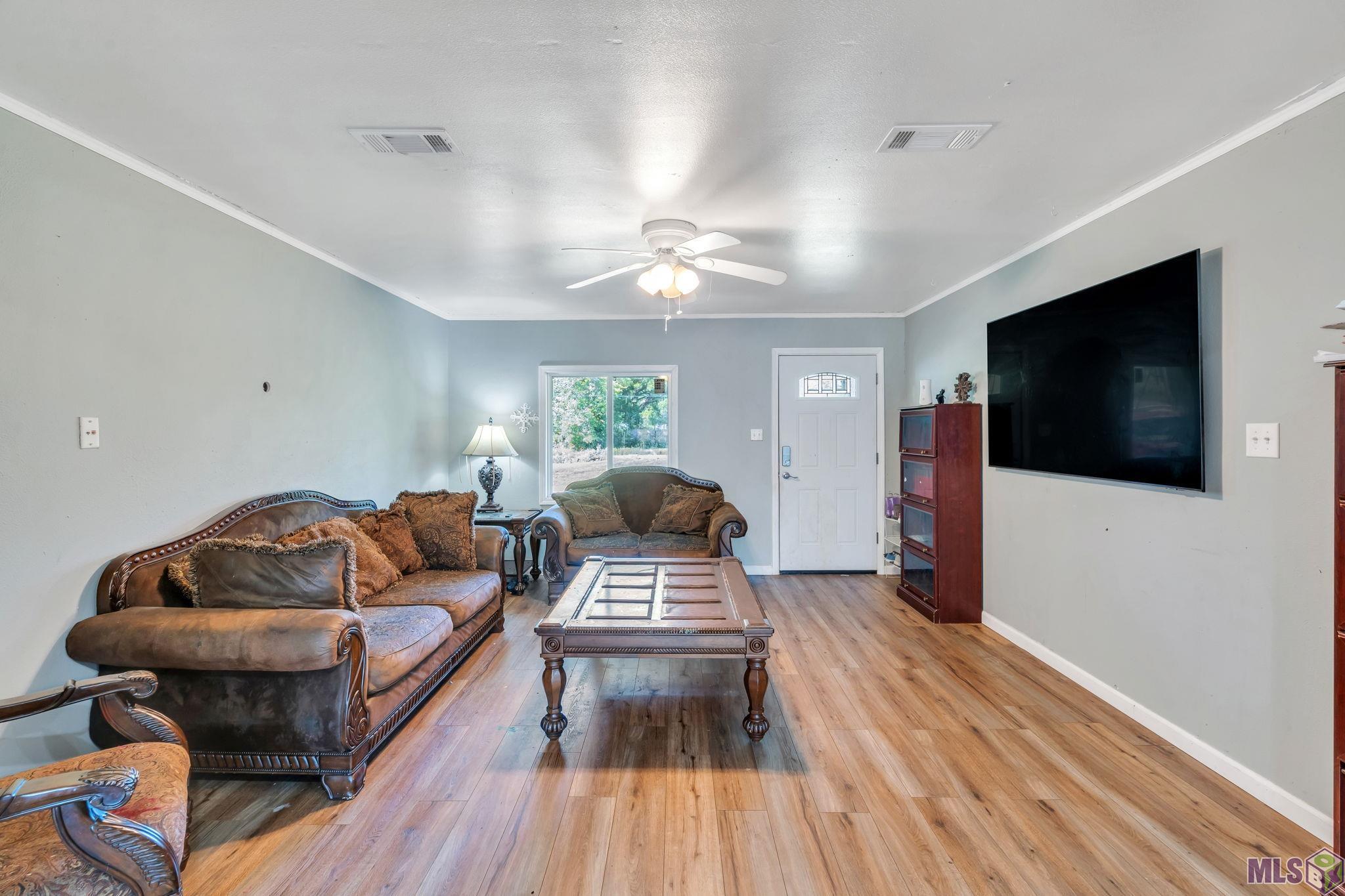 43504 Klein Road Hammond, LA 70403 - Photo 3 of 19 Living Room