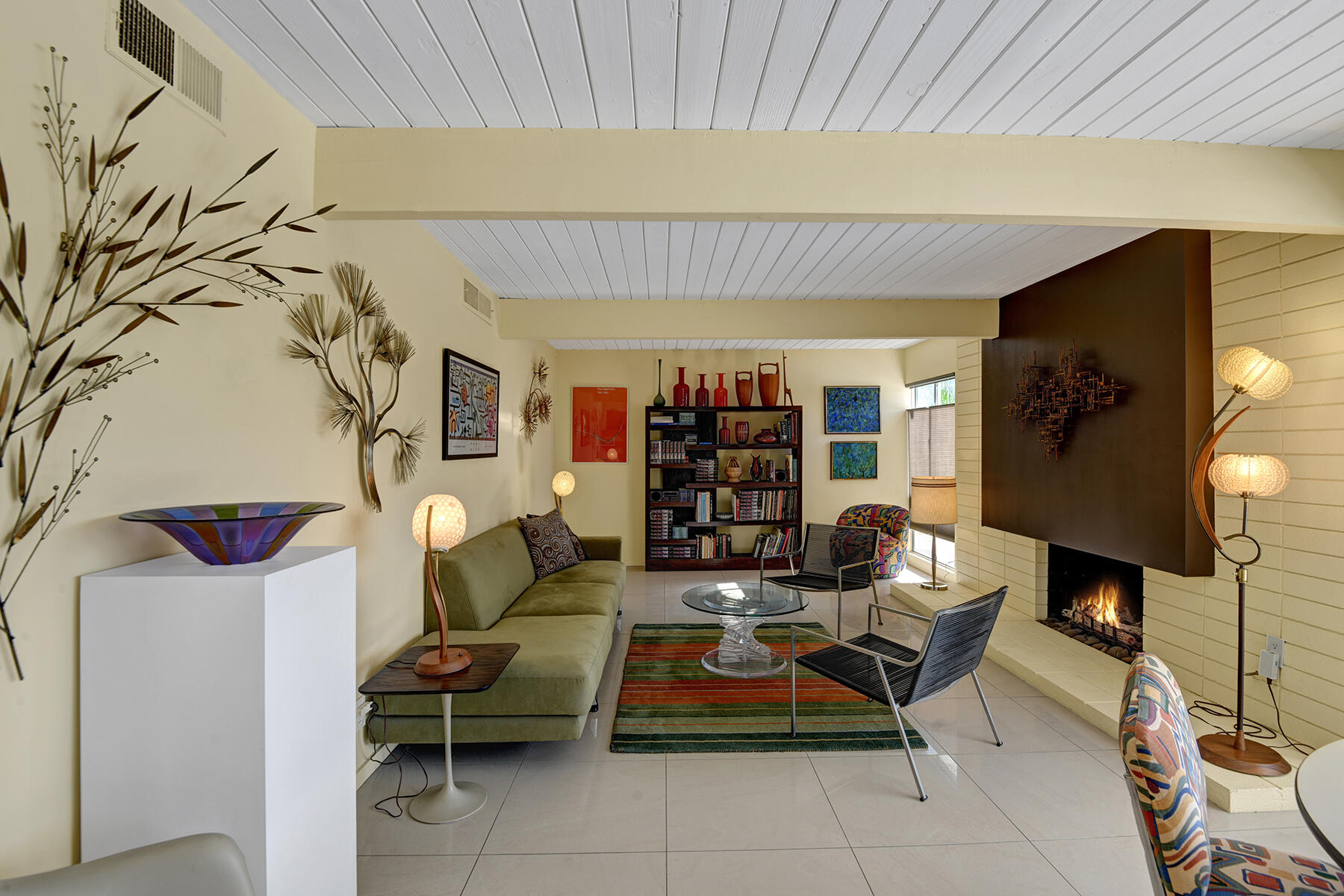 565 East Racquet Club Road Palm Springs, CA 92262 - Photo 11 of 38 LIVING ROOM STRAIGHT IN MLS
