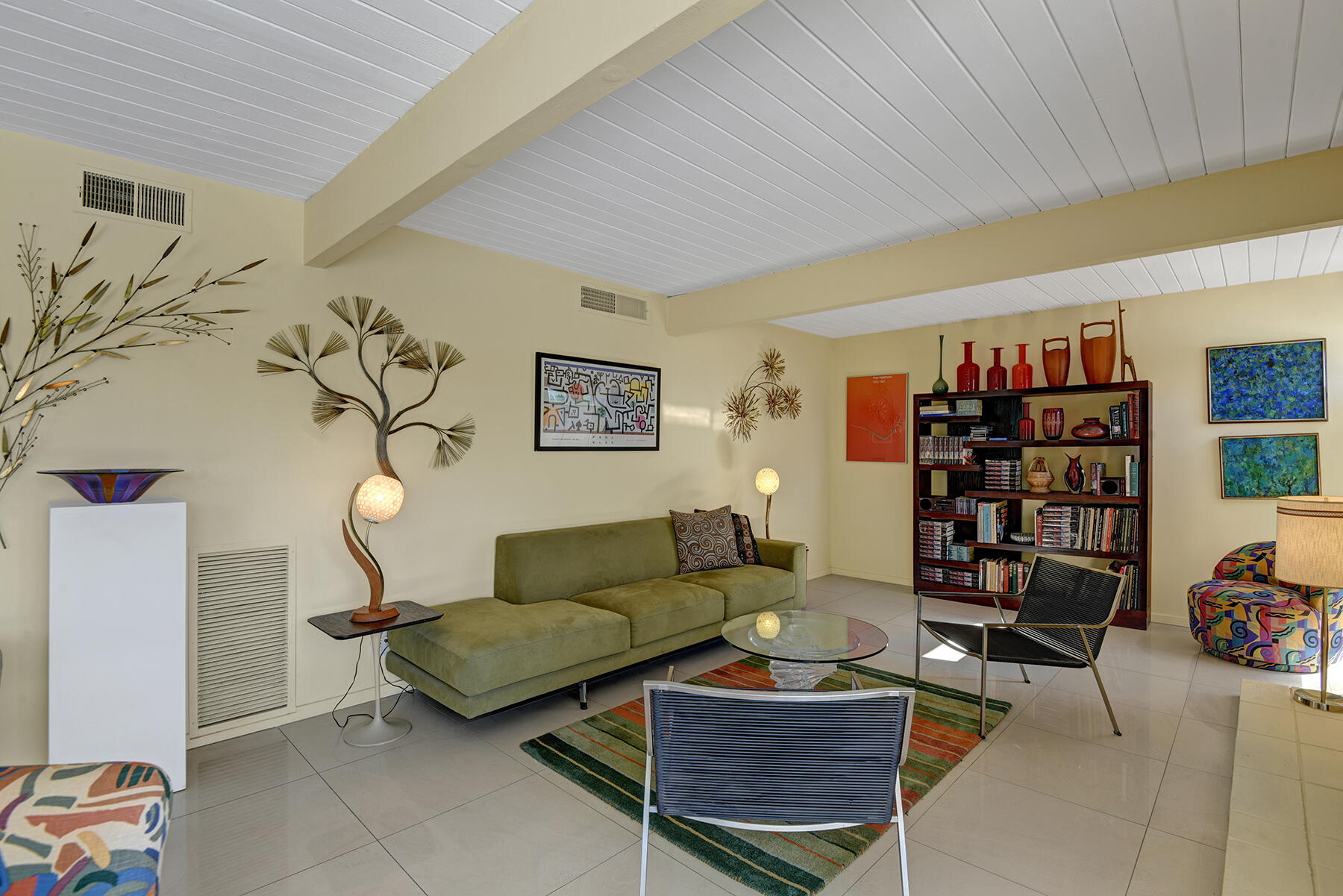 565 East Racquet Club Road Palm Springs, CA 92262 - Photo 13 of 38 LIVING ROOM ANGLED MLS