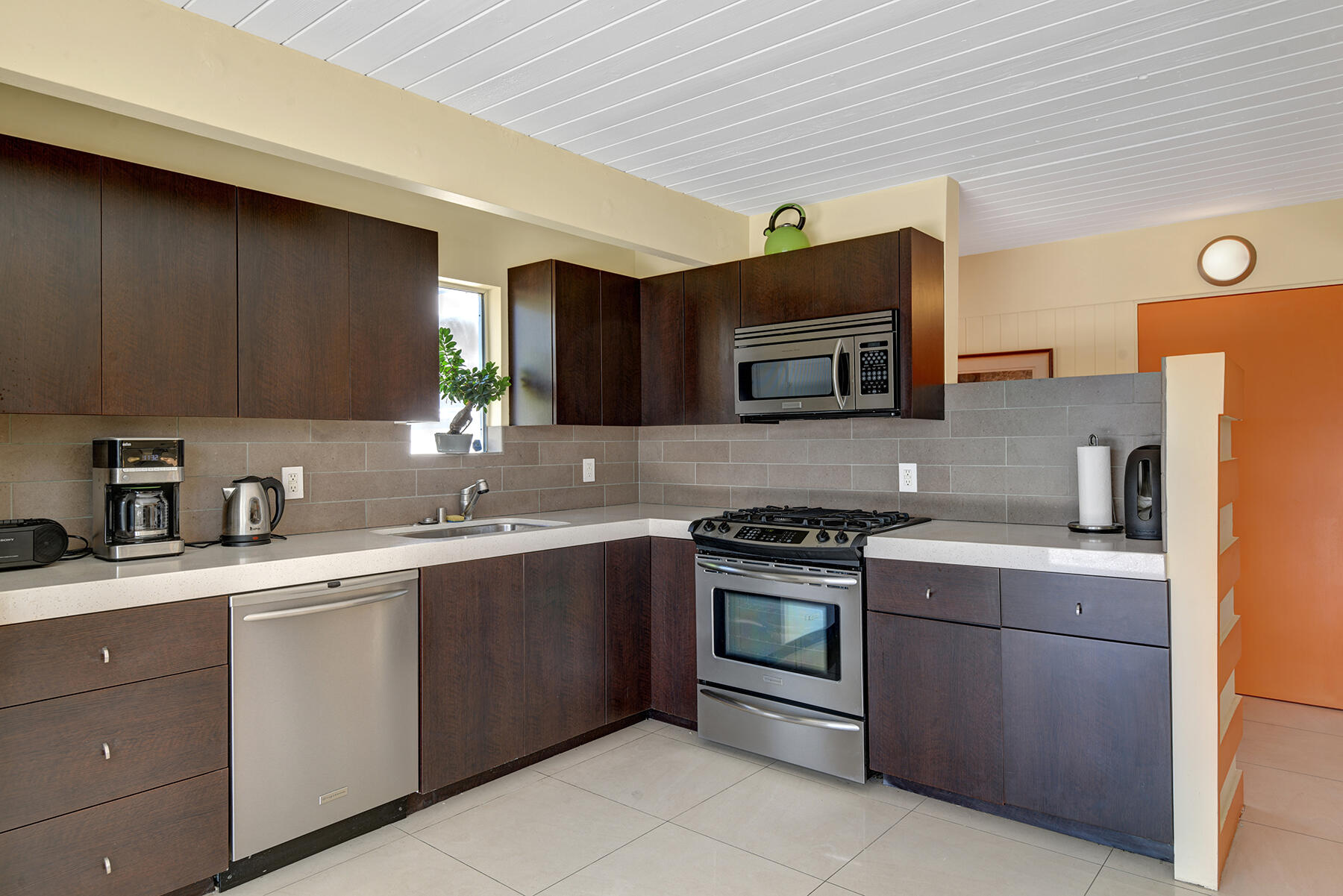 565 East Racquet Club Road Palm Springs, CA 92262 - Photo 15 of 38 KITCHEN ANGLED TIGHT MLS