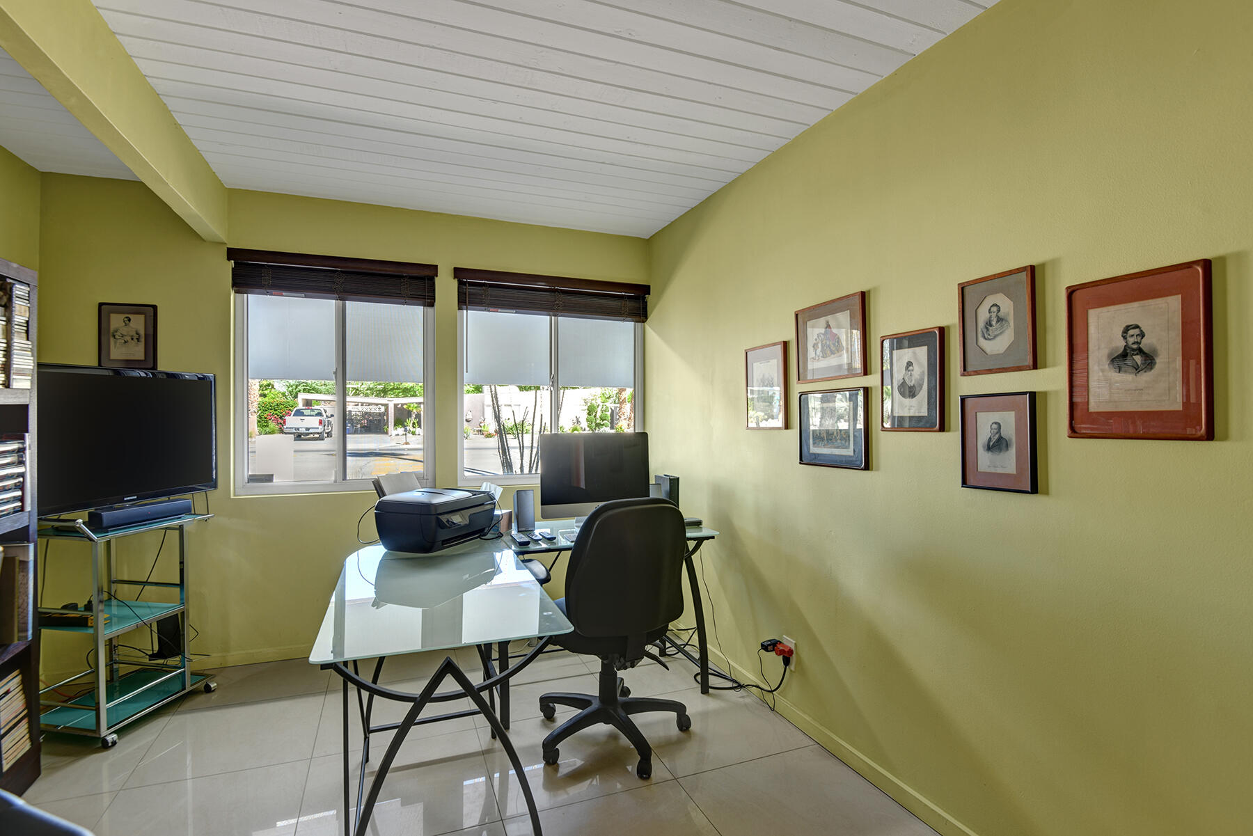 565 East Racquet Club Road Palm Springs, CA 92262 - Photo 23 of 38 GUEST BEDROOM USED AS AN OFFICE ACROSS M