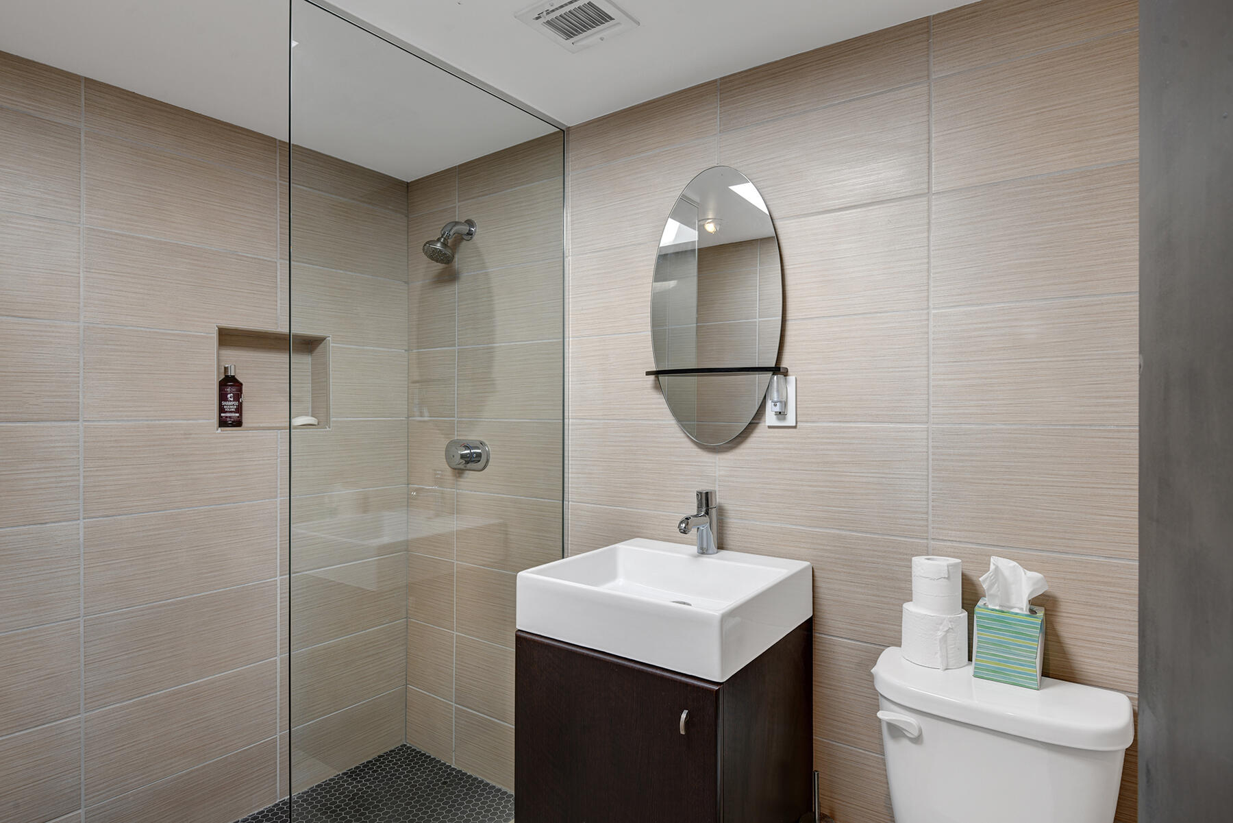 565 East Racquet Club Road Palm Springs, CA 92262 - Photo 25 of 38 HALL GUEST BATHROOM MLS