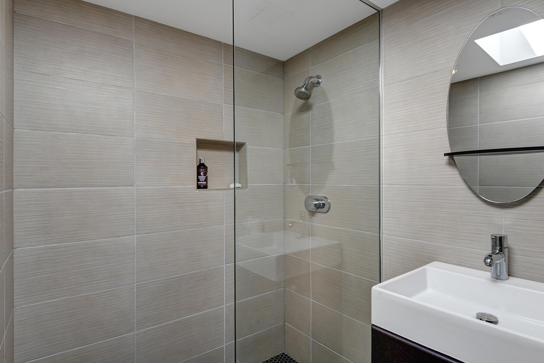 565 East Racquet Club Road Palm Springs, CA 92262 - Photo 26 of 38 HALL GUEST BATH SHOWER MLS