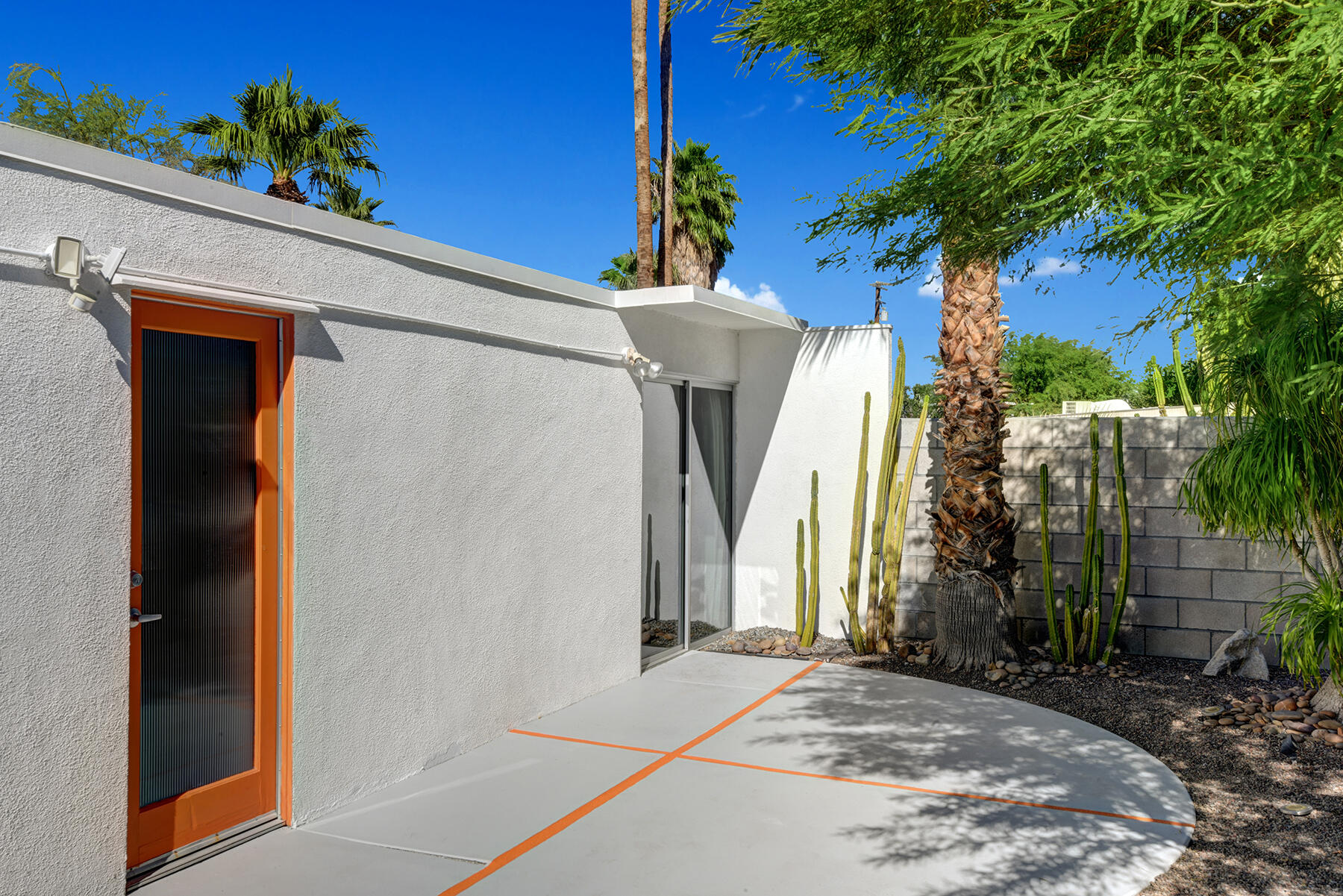 565 East Racquet Club Road Palm Springs, CA 92262 - Photo 35 of 38 SIDE BEDROOM PATIO MLS