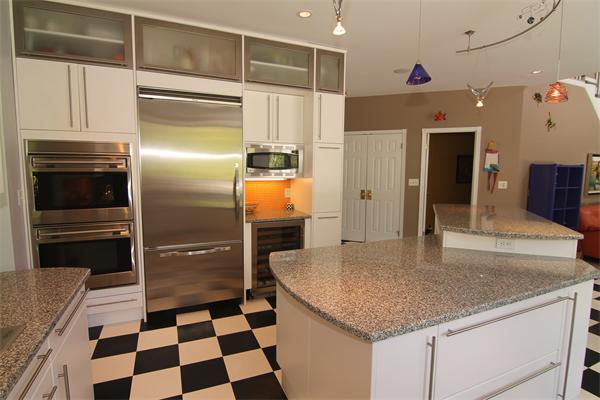 20 Keyes House Road Shrewsbury, MA 01545 - Photo 8 of 28 Gallery Image 8