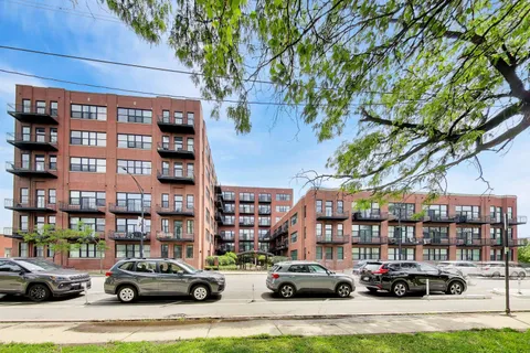 $266,000 | 2323 West Pershing Road, Unit 609, Chicago, IL 60609