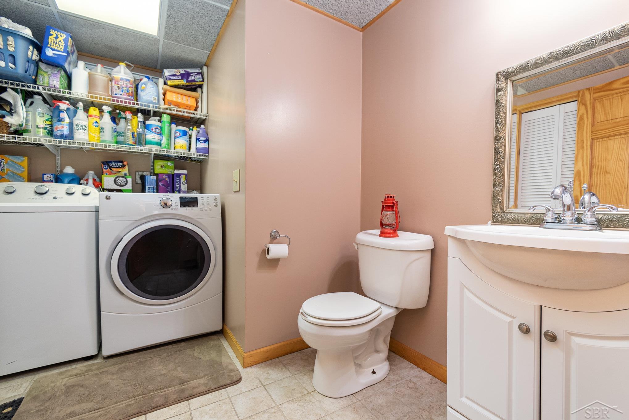 5282 Shattuck Road Saginaw, MI 48603 - Photo 11 of 26 50135314-af74e941-664c-456b-95b4-4b9c6d5fd728.JPG