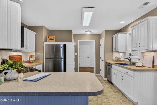 $290,000 | 404 Jasmine North, Swansboro, NC 28584