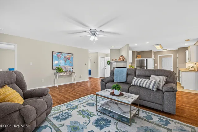 $290,000 | 404 Jasmine North, Swansboro, NC 28584