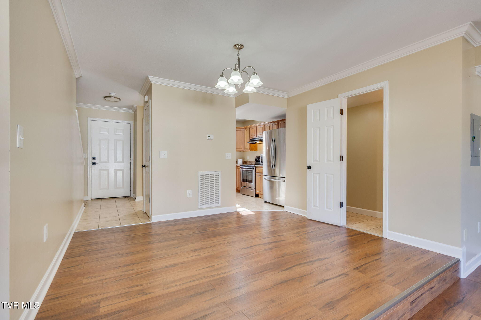 2201 Cherokee Road, Unit 18 Johnson City, TN 37604 - Photo 6 of 25 R6