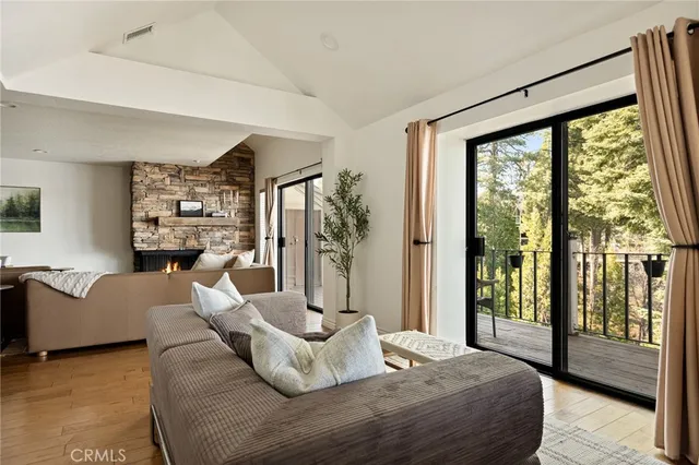 $925,000 | 4 Village, Unit B, Lake Arrowhead, CA 92352