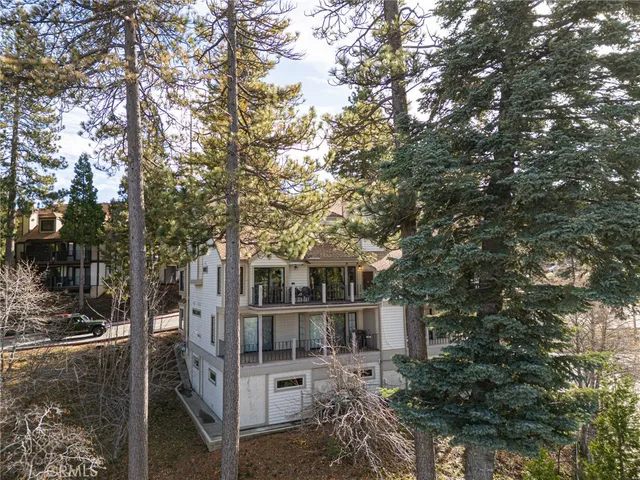 $925,000 | 4 Village, Unit B, Lake Arrowhead, CA 92352