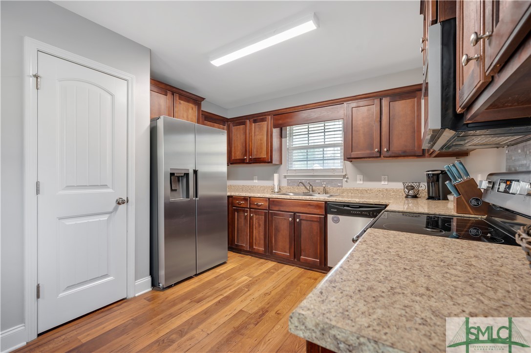 111 Crossing Circle Rincon, GA 31326 - Photo 10 of 34 Pantry