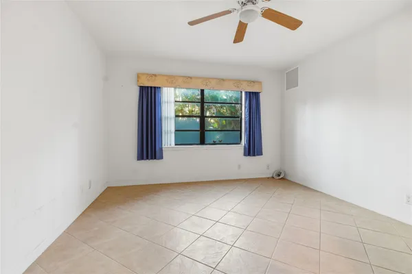$164,900 | 140 South Cypress Road, Unit 113, Pompano Beach, FL 33060