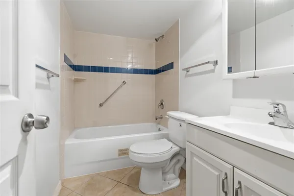 $164,900 | 140 South Cypress Road, Unit 113, Pompano Beach, FL 33060