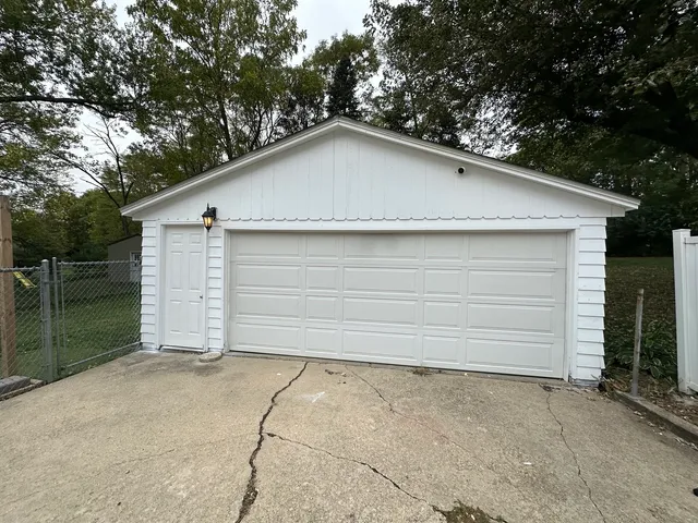 a view of backyard of house