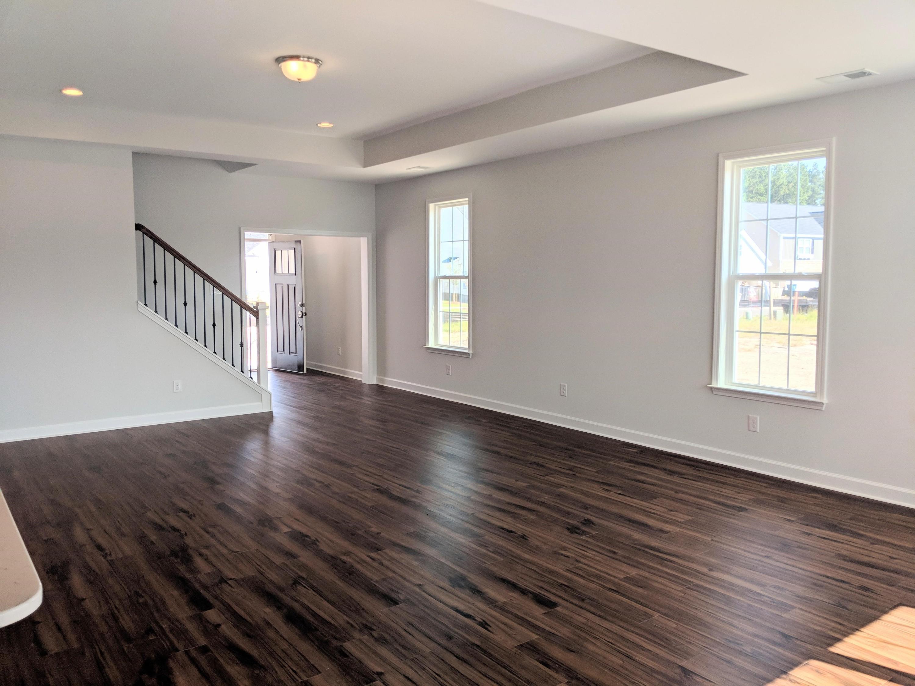 336 Saxony Loop Summerville, SC 29486 - Photo 3 of 8 Family Room