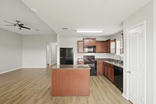 $2,000 | 7126 Montclair Peak Lane, Richmond, TX 77469